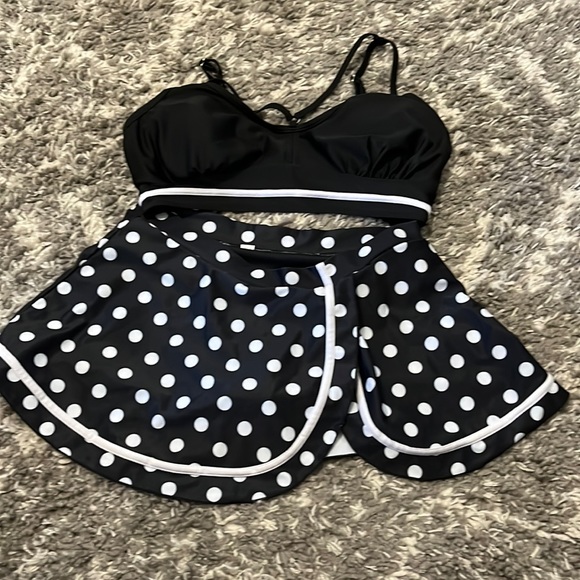 Polka dot bathing suit - Picture 1 of 4